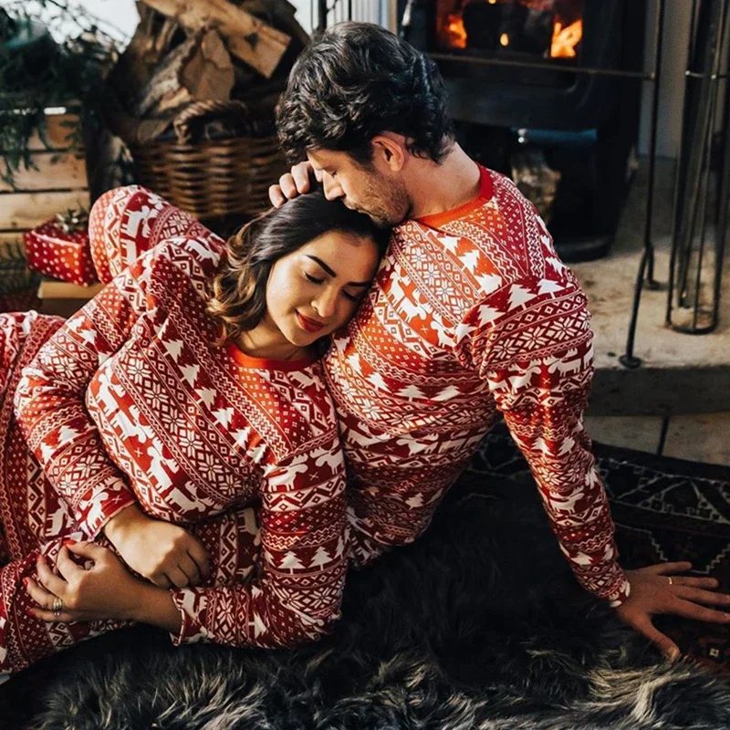 Pijama de Navidad a juego para toda la familia (y el perro)